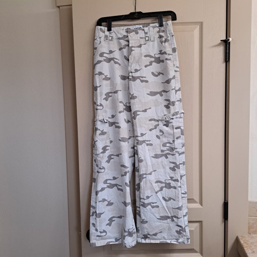 RSQ White Camo‎ Pant's Loose Women's XS